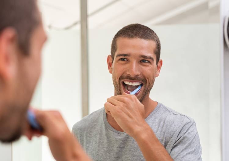 Die ideale Zahnpasta für empfindliche Zähne: Was steckt drin?